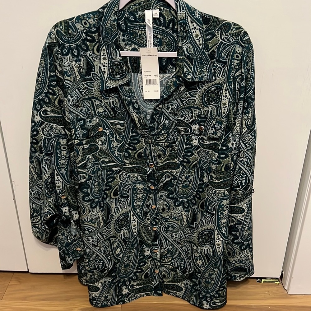 NY Collection green paisley blouse, long sleeves, size 3x.